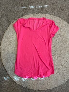 Ladies vneck top